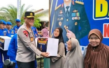 Perkuat Kepedulian Sosial, Kapolda Kalteng Serahkan Program Bedah Rumah di Pulang Pisau