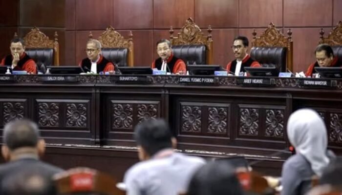 Uji Materi UU Cipta Kerja Soal Kuota Internet Hangus, MK Panggil Operator Seluler