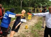 Tersangka Arif Prasetyo Peragakan Belasan Adegan Pembunuhan Janda di Nanga Bulik
