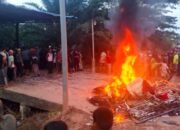 Viral! Amuk Massa, Rumah Terduga Bandar Sabu Diserbu