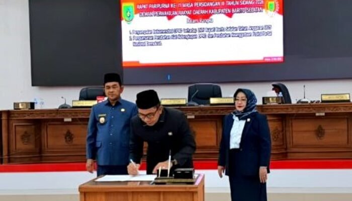 Pansus DPRD Barsel Sampaikan Sejumlah Rekomendasi Atas LKPj Bupati 2025