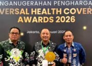 Perlindungan Kesehatan Terbaik, Bupati Barsel Raih Penghargaan UHC Award 2026