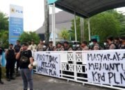 Protes Dampak Blackout, Kantor PLN UP3 Palangka Raya Didemo Massa