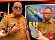 Peduli Kesehatan Petugas Karhutla, Dinkes Barsel dan RSUD Bantu 900 Masker N95