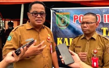 Peduli Kesehatan Petugas Karhutla, Dinkes Barsel dan RSUD Bantu 900 Masker N95