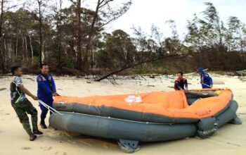 Ditpolairud Polda Kalteng Temukan 5 Liferaft di Perairan Seruyan, Diduga Milik KM Virgo Transport 8