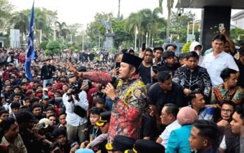 Demo Mahasiswa di Kantor Gubernur Kaltim, Tuntut Kinerja hingga Pemecatan Ajudan